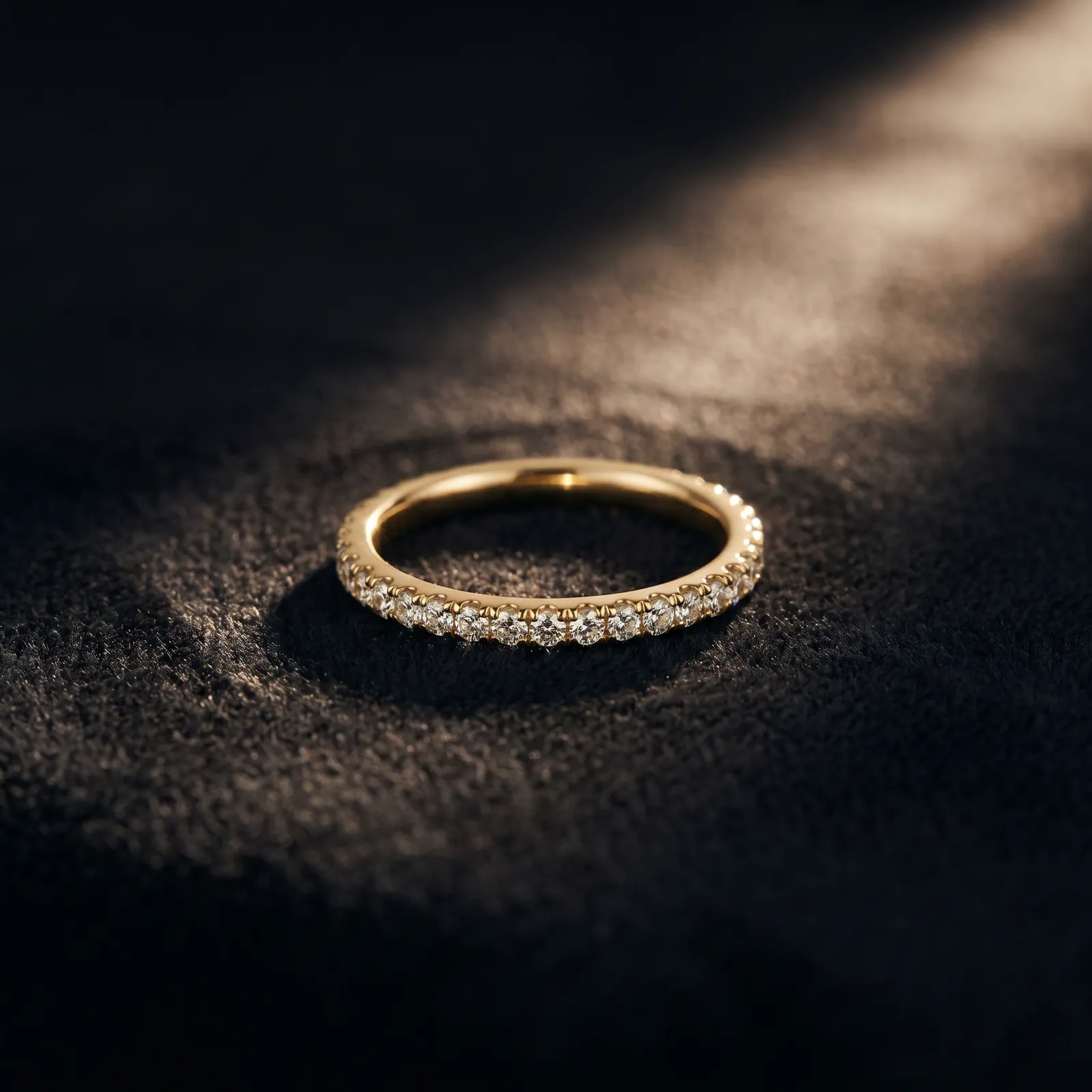 What Hand Does a Wedding Ring Go On?